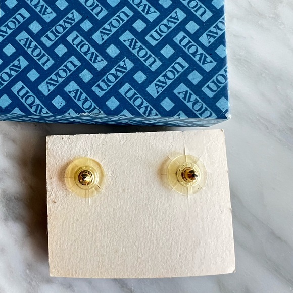 Vintage AVON Gold Tone Heart Drop Pierced Earrings - Picture 2 of 3